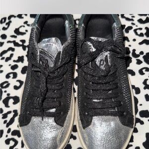 GLITTERY 🦋 P448 JOHN SURF SNEEKS ✨